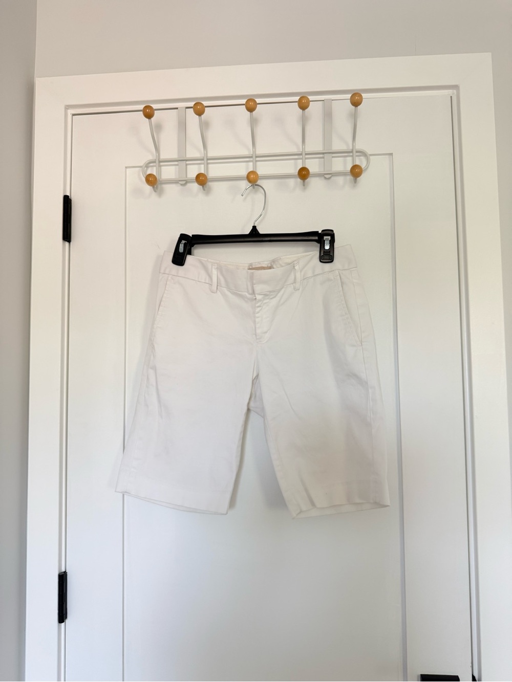 Banana Republic White Knee-Length Cotton Shorts